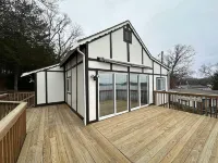 Cabin No. 5 @ The Old Swiss Village - Lake View! - Hytter