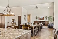 Large 9 Bedroom Home w/Private Pool, Indoor Sports Court & Arcade Room