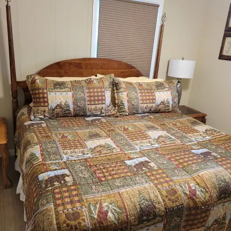 We Invite You & Your Family to Spend Your Vacation at Our 5 Bdrm Lakefront Home.