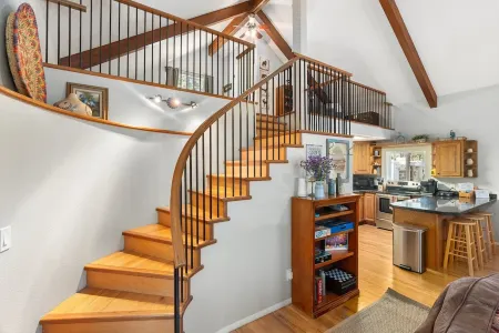 Dog-friendly, rustic chalet w/loft close to Fools Hollow Lake/outdoor adventures Отели в г. Шоу Лоу