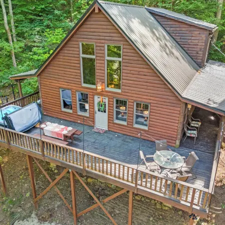 Minutes to Nada Tunnel + Natural Bridge SP / Views - Hot Tub - Firepit