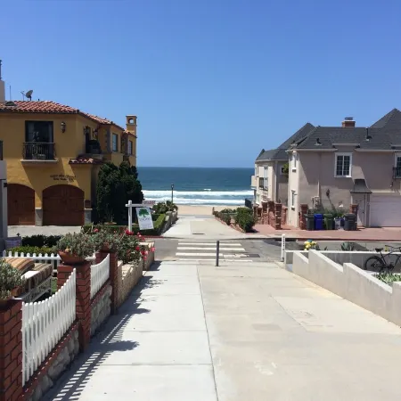 Beach Cottage with Patio on Walk Street - OCEAN VIEWS