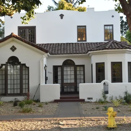 4 bed 3 bath house in wine area near SF. Walk to town. Dog friendly PLV120240032