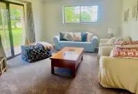 Wings Field - peaceful family farm stayFarm stay in Tocumwal, Australia Hotels in Tocumwal