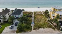 Heated pool, Steps2beach, Arcade, 65” outdoor TV