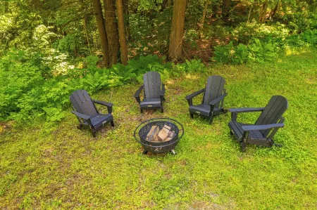 The Overlook - Hot Tub, Game Room, 5min to MTN