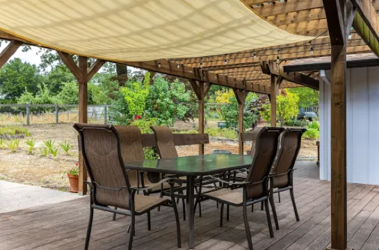 Russian River Wine Country Retreat Near Healdsburg: Heated Pool & Gas Fireplace