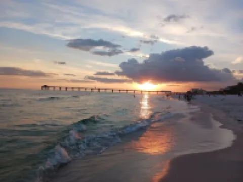 Relax by the sea! Three bedroom home with pool awaits you near Destin Beaches. Hotels in Wright