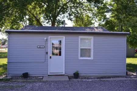Delightful 1-bedroom tiny home in quiet area Отели в г. Серджант Блафф