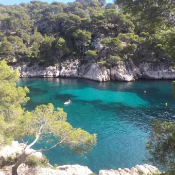 Cassis apartment near beaches & port, panoramic view, aircon, private parking