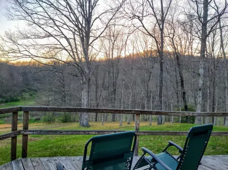 Knotty Knob is your mountain get away! Отели в г. Брэкстон