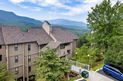 Deer Ridge Resort C207 - Amazing Mountain Views, Pool, and Tennis