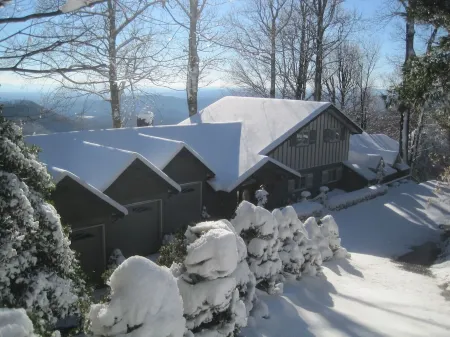 Large Vacation Rental Chalet Mountain Views 6 BR