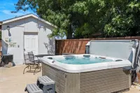 Zion Desert "Cruise" House - private pool, hot tub & game room