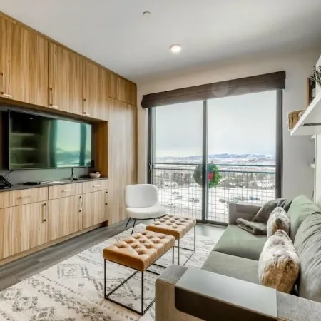 Canyon Haus 301 - Mountainside Modern Deluxe Studio - Pool+Gym+Arcade