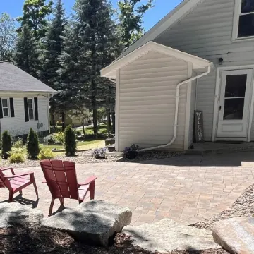 3 Bed, 2 Bath Cozy Home Across from Zoo in the Heart of Baraboo.