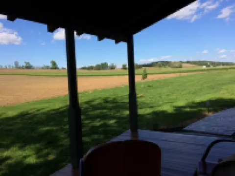 10 Minutes from Sight and Sound, Restored 1700's Home Surrounded by Farmland 斯特拉斯堡酒店