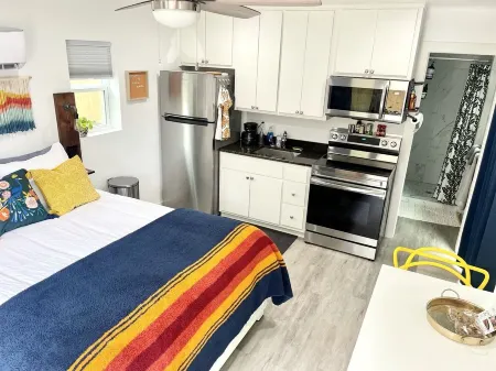 Casita Blanca - tiny house in the heart of Kerrville