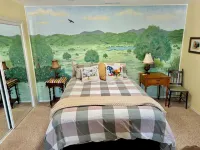 Cozy farmhouse studio, a chicken lovers dream!
