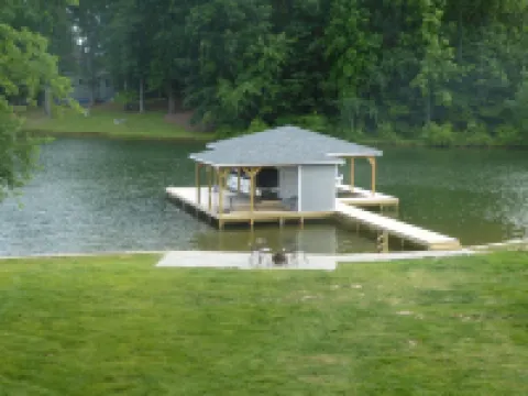 Beautiful Waterfront Home On Lake Anna