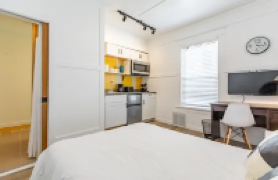 8032-3 Blocks to Mayo-Sale Cute Studio on Main Floor 8032