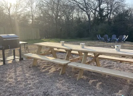 Near Brazos County Expo Center. Enjoy Fresh Air and Starry Nights. Отели рядом с достопримечательностью «Лейк Брайан»