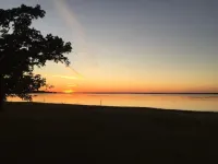 Lakefront Cozy Cottage
