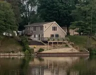 Peaceful Waterfront Home on the Muskegon River Hotels in Mecosta County