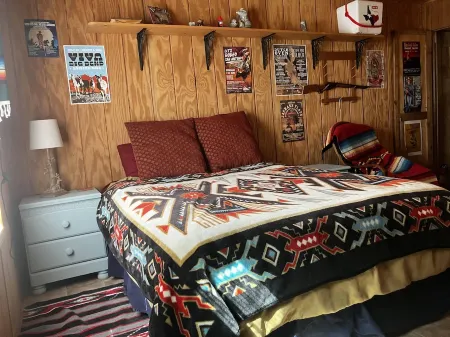 Jackass Flats Greasewood Grocery Cabin