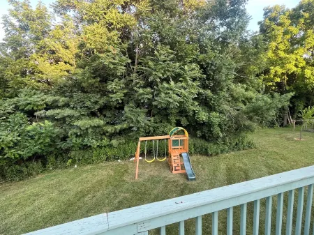 Experience luxury shopping paradise! 4-Bedroom Home & 7 mins to Woodbury Commons