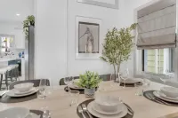 NYC Neighbor Home w/Parking. 30 Min Transit