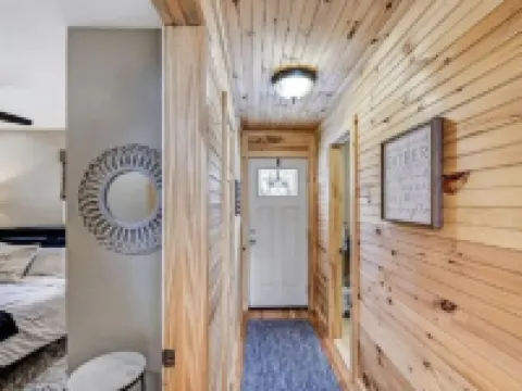 Beautiful Lodge in The Hideout!! 萊克酒店