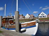2 Bedroom Apartment in krummhã¶rn Hotels in Greetsiel