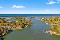 Family Friendly Waterfront Home - Private Dock, Kayaks, Fire Pit, Grill, Deck