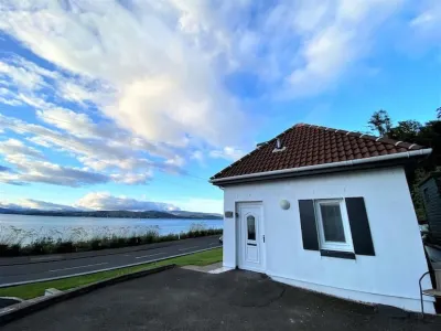 The Wee Cottage by the Ferry Hotel di 