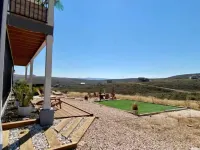 Summer mountain getaway + private hot tub!