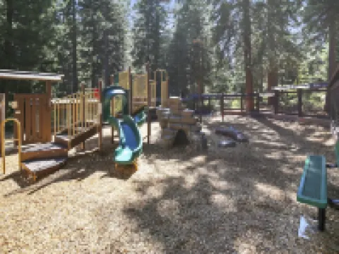 Luxury Re-modeled Lake Front, Stunning Views - Private beaches, piers, hiking Hotels in Dollar Point