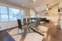 15 Mins From PHL International Airport - Modern Rancher Style Home in Chester PA