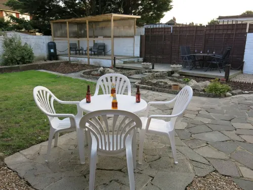 3 Bedroom House with Welcome Breakfast near Beaches