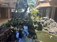 Relaxing Kailua-Kona 2 bed/2 bath condo with central AC across street from beach