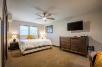 Top of Main Street w/ Private Patio & Hot Tub