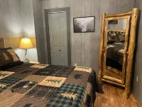 Cozy 2BR/1B cabin overlooking a beautiful creek with access to Catoosa WMA.