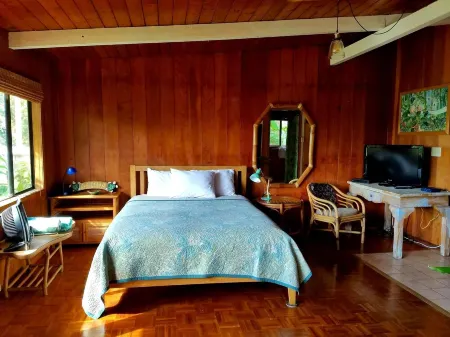 Evergreen Cottage @ Maui Adventure Villa