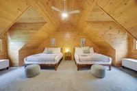 NEW Family Cabin near Lake Wallenpaupack-Hot Tub-Trails