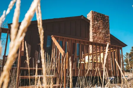 Sunny Side Up 2 Bedroom Cabin with expansive views