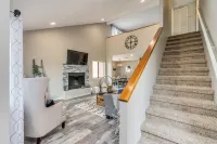 Cozy, Unique, Clean Condo walking distance from Sabino Canyon Tours!