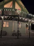 Cozy Chalet Near Lake: BBQ, Fire Pit, Beautiful Fall Foliage & Hot Tub