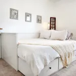 CHARMING 3-Bedroom RETREAT GATEAWAY PET Friendly ♥️ HOT TUB - GYM- POOL TABLE