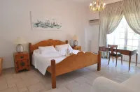 Stunning Villa Near Beach with Large Pool. Sleeps 15