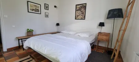 Superb renovated villa in Kerdalé with large garden - 400m from the beach Отели в г. Трегюнк